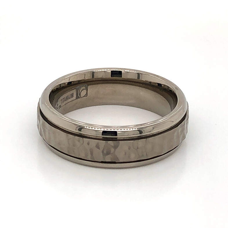 Gent s Titanium Hammered Ring Size 10  dwt: 3