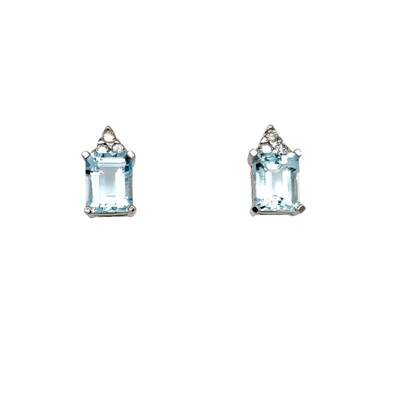 White 14 Karat Stud Earrings With 6=0.24Tw Round Brilliant G VS Diamonds And 2=4.50Tw Emerald Aquamarines