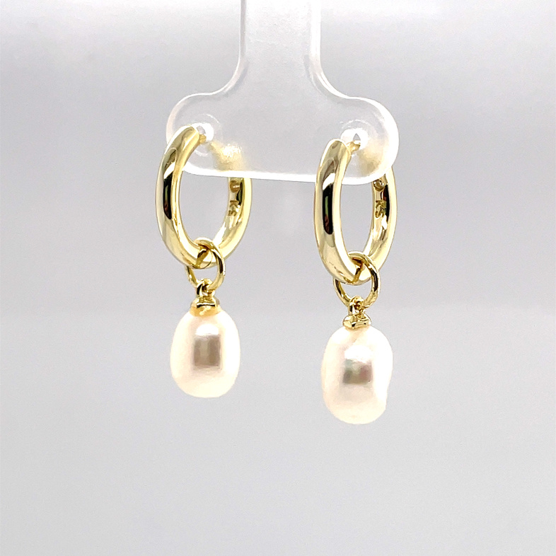 KENDRA SCOTT WILLA WHITE PEARL GOLD TONE HUGGIE EARRINGS